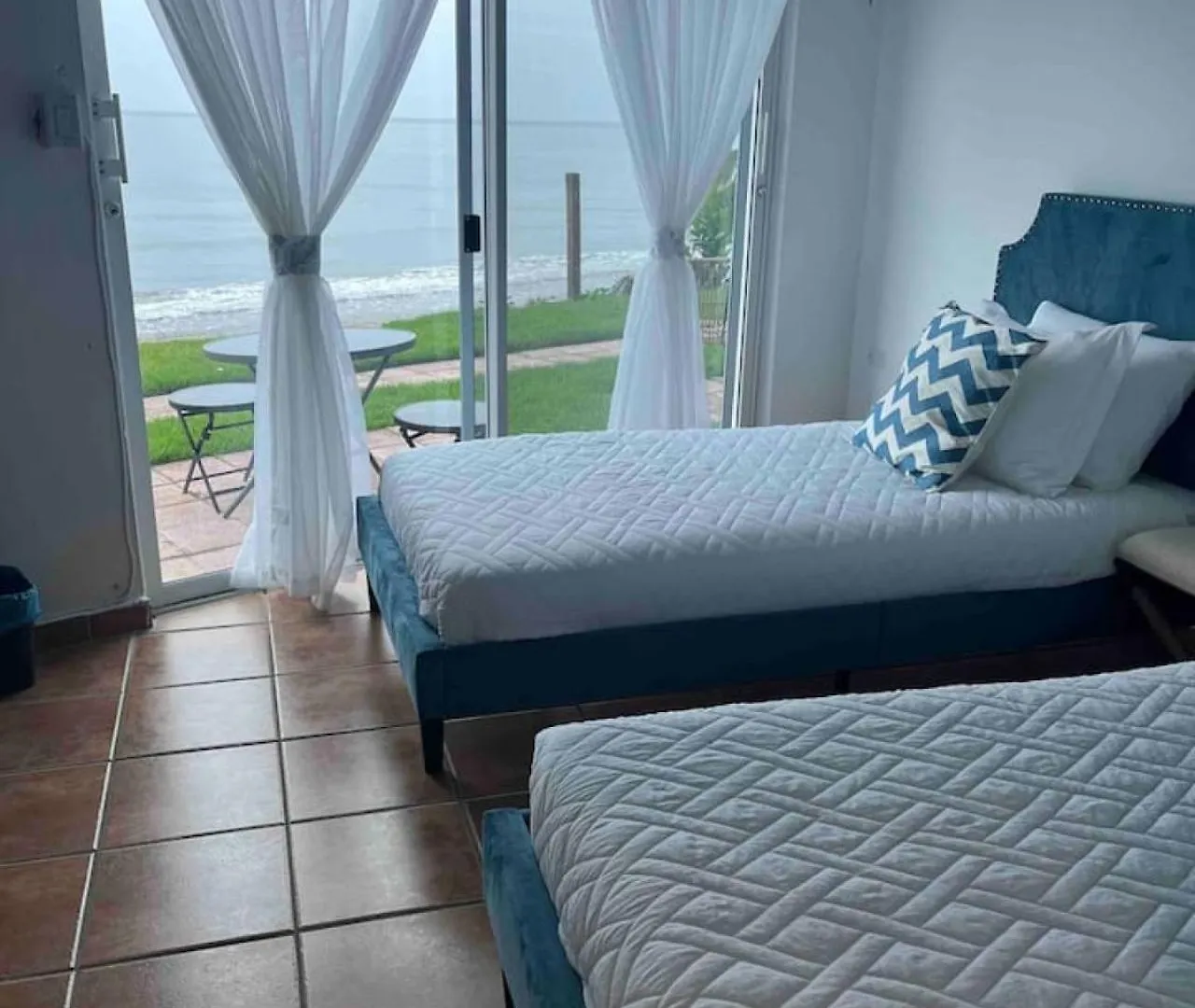 Beachfront Luxury Apartment Aguada