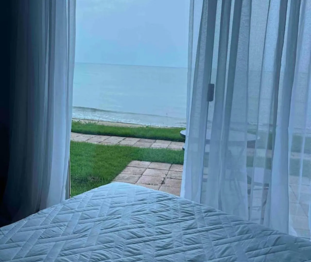 Beachfront Luxury Apartment Aguada